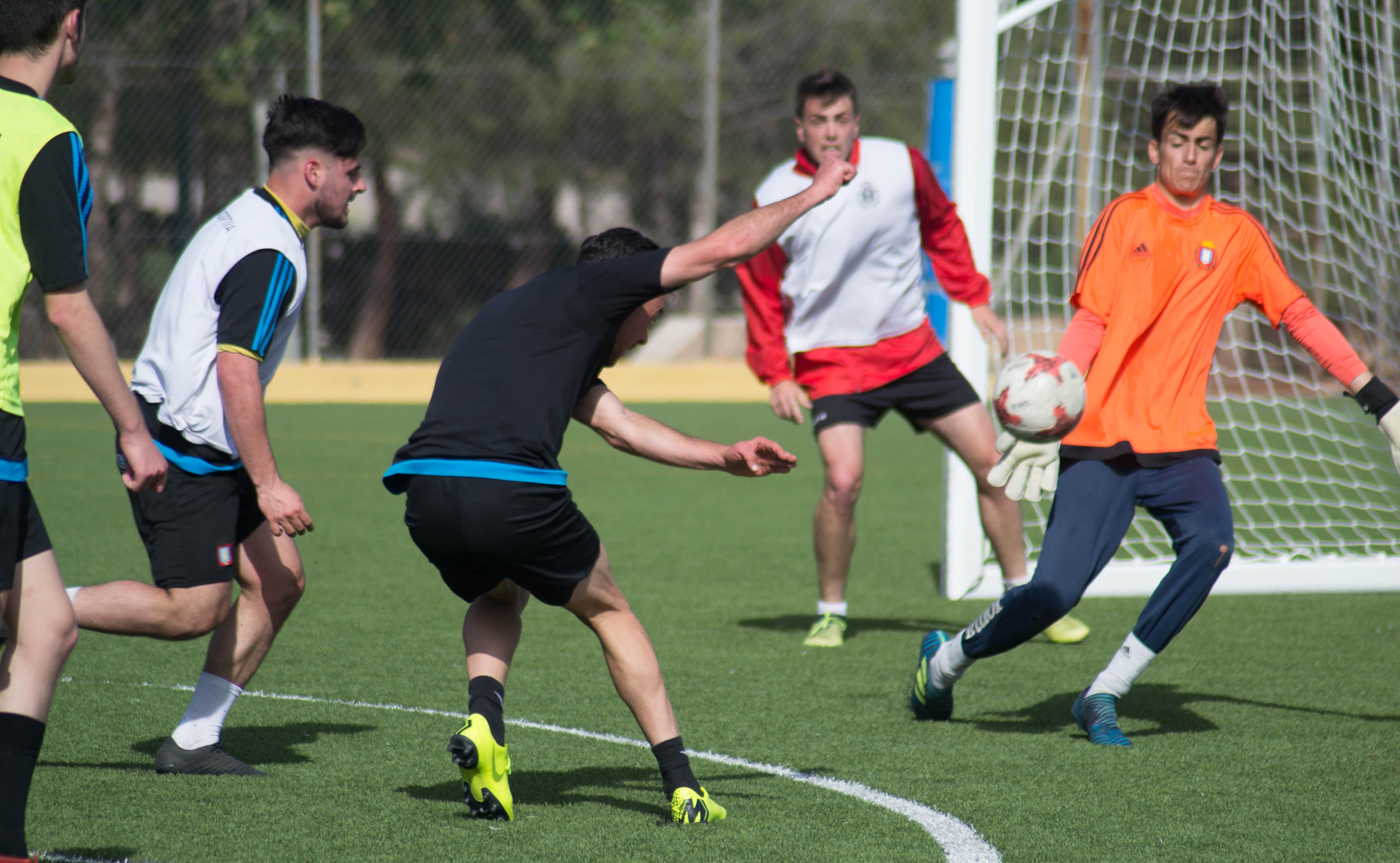 5 jugadores juveniles terminarán la temporada entrenando con el equipo de Tercera División